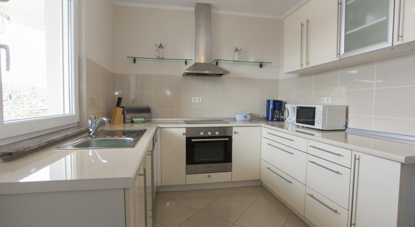 Apartments Damjanovic Makarska Oda fotoğraf