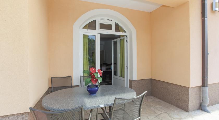 Apartments Damjanovic Makarska Oda fotoğraf