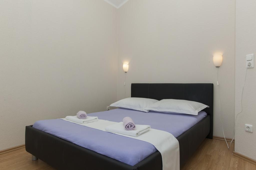 Apartments Damjanovic Makarska Oda fotoğraf