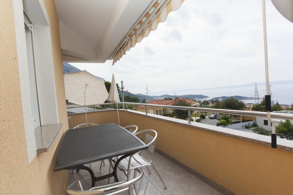 Apartments Damjanovic Makarska Oda fotoğraf